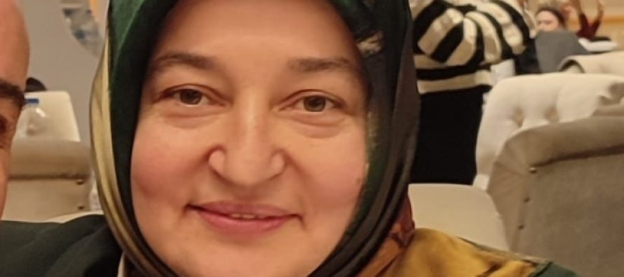 Dini sohbet yaptığı için ceza verilen kanser hastası öğretmen!

NerminÖğretmene Tahliye