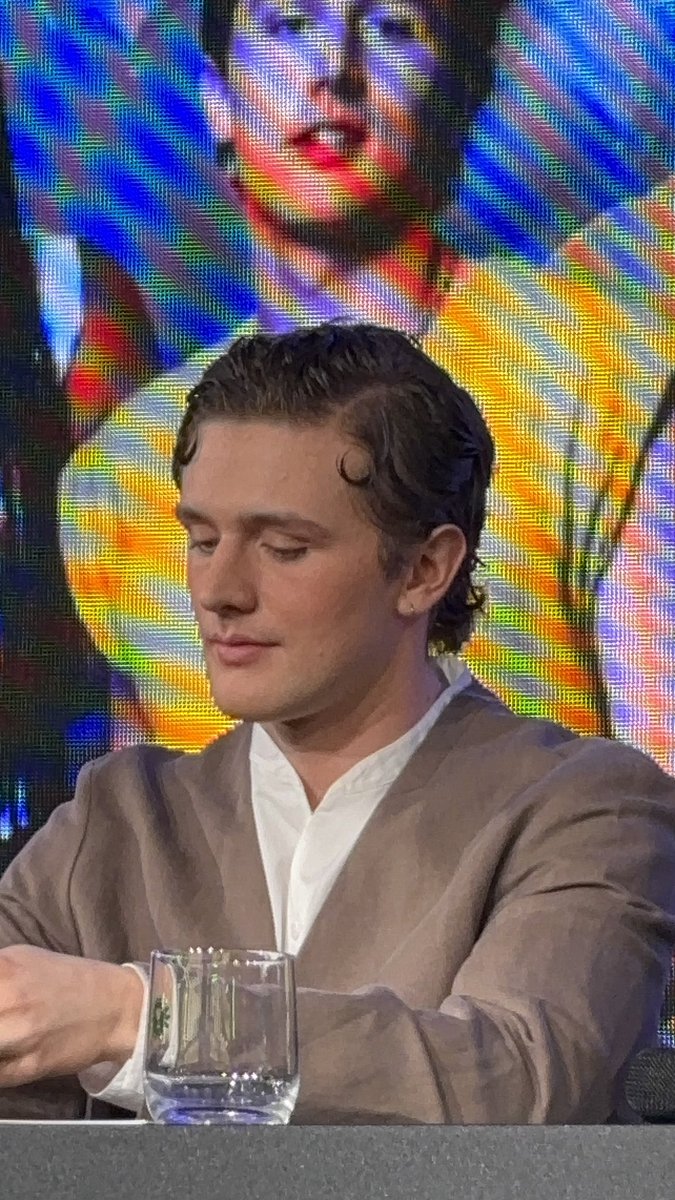 clara ✌🏼 tweet media