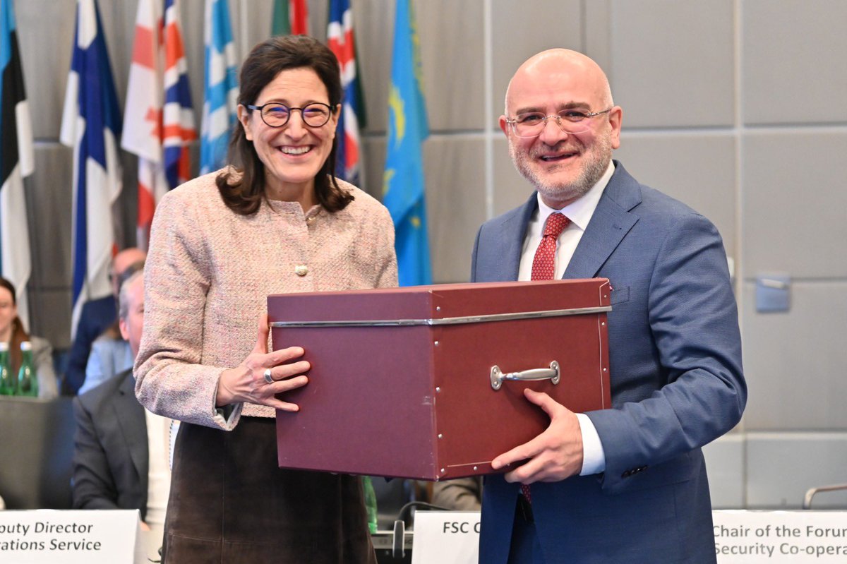 GeorgiainAus's tweet photo. Today, as 🇫🇷 concludes its term as chair of the Forum for Security Cooperation, 🇬🇪 takes over the Chairpersonship of @OSCE #FSC, formally assuming its role in April.

Thanks France for its leadership and contributions during its tenure! https://t.co/2a03czqDs4