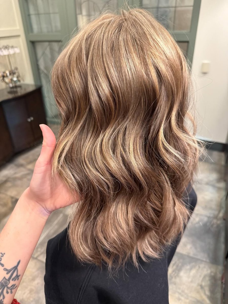 Mitchell's Salon tweet media