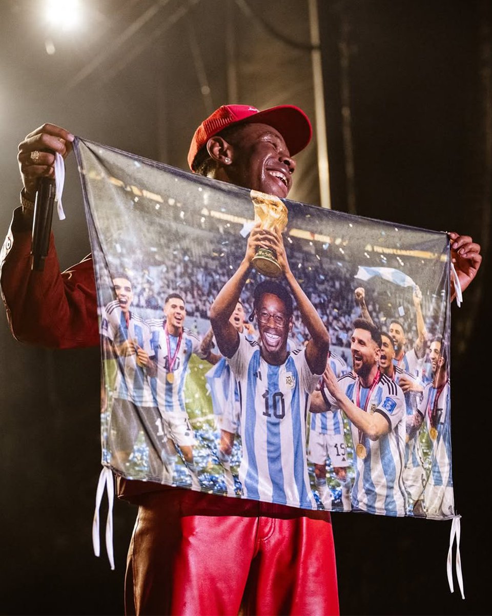 Pigeons & Planes tweet media