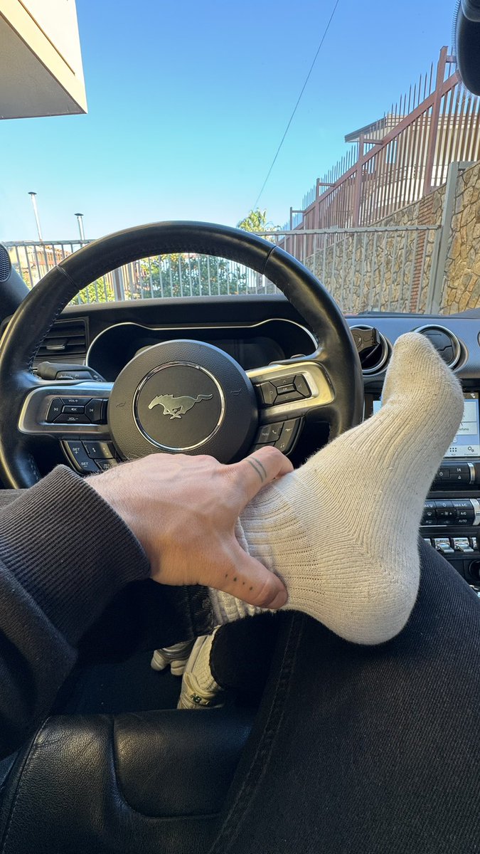 Francjfraa tweet media