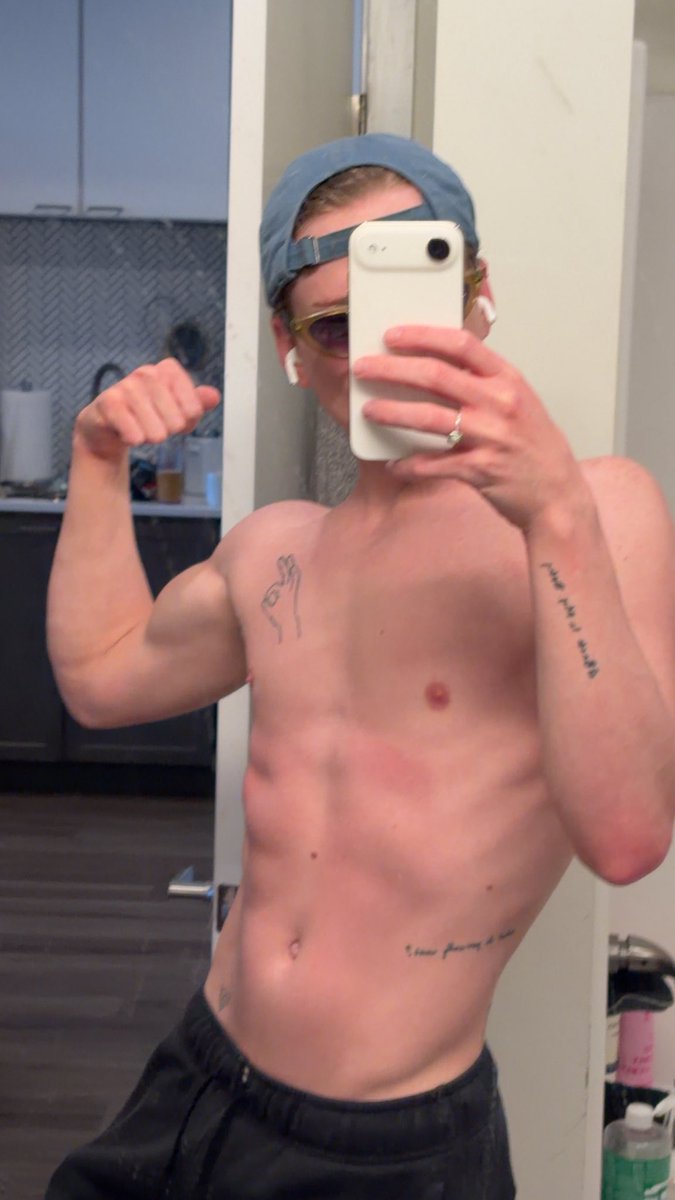 BxtchPudding tweet media