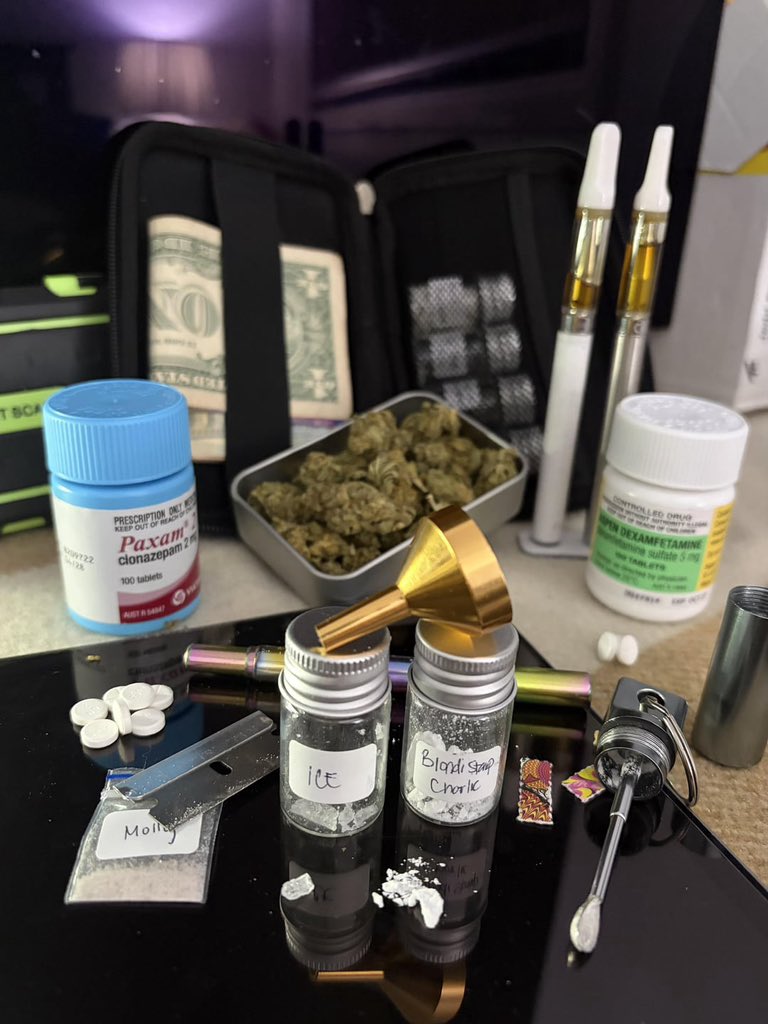 LSD and Trips ☄️ tweet media