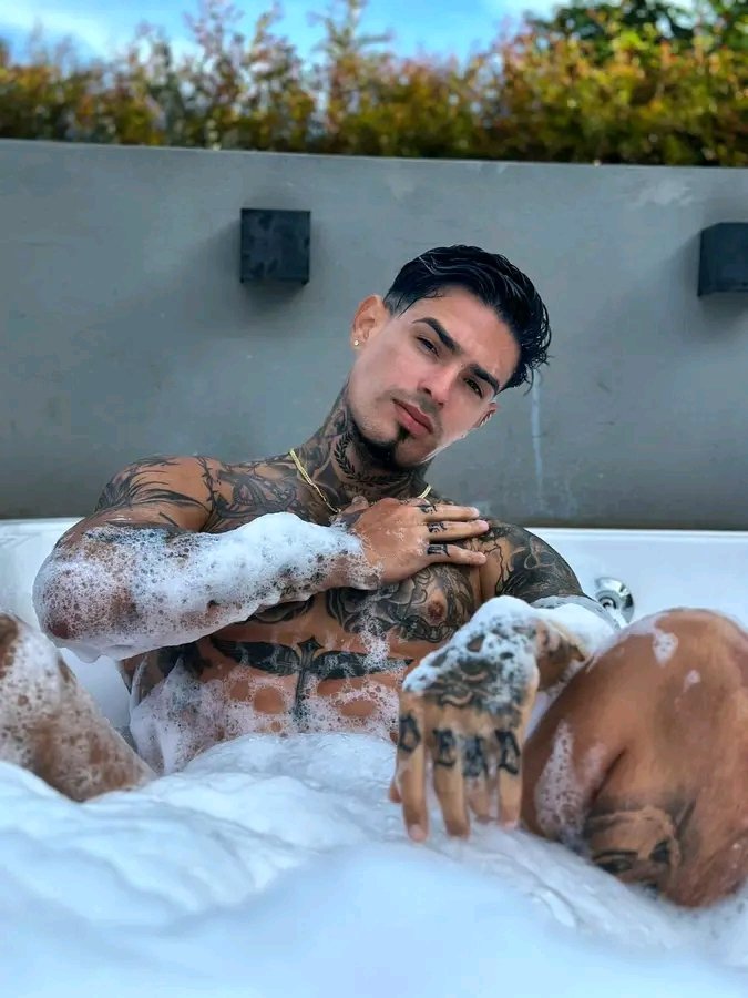 Croycito-official tweet media