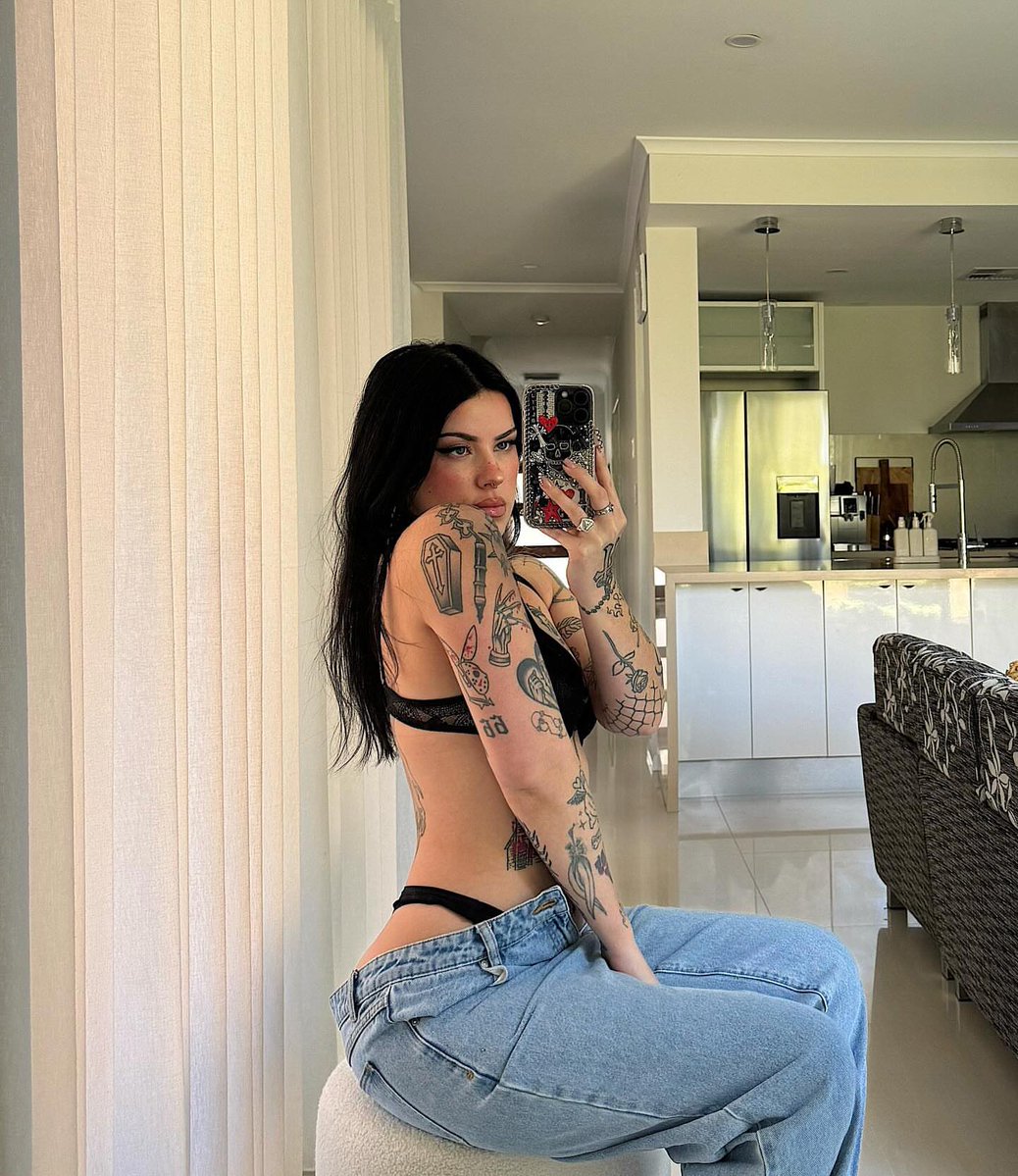 𝓡𝒐𝒎𝒚 .⋆♱ tweet media