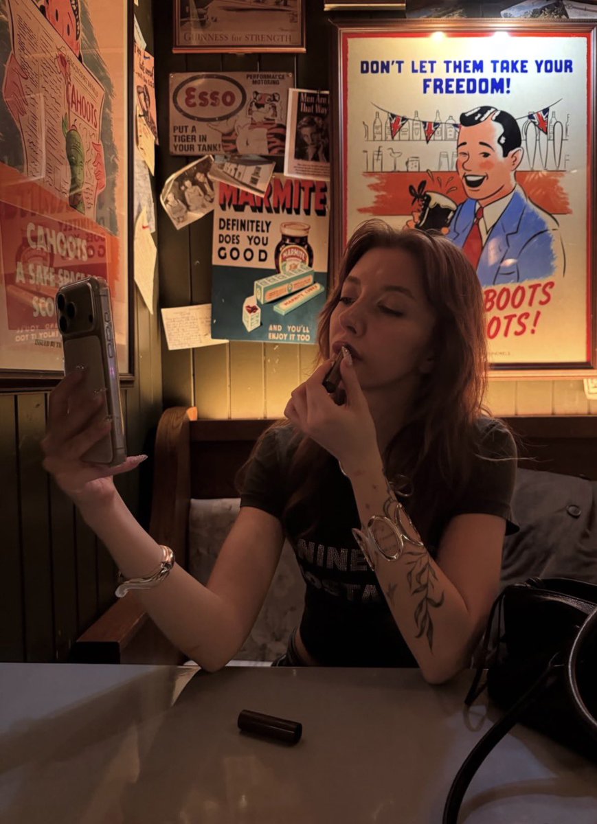 elanator tweet media