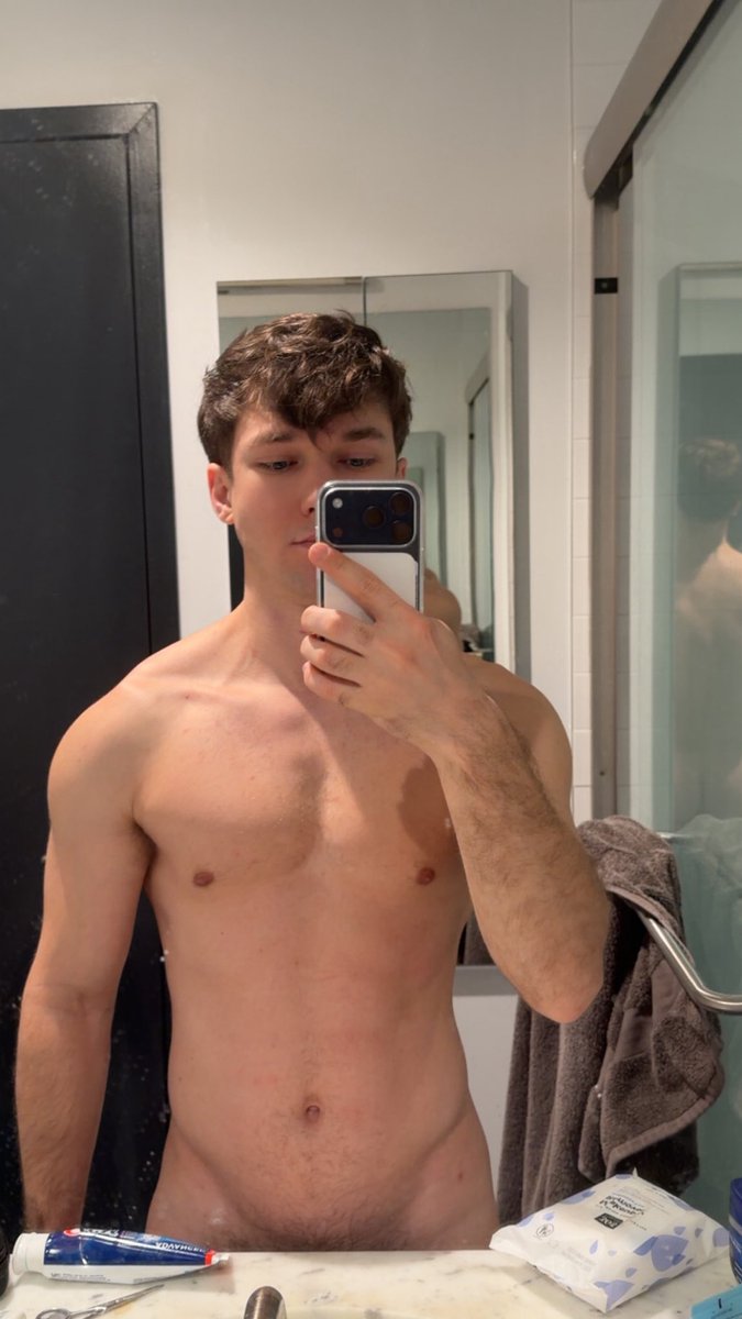 Artiomboy tweet media