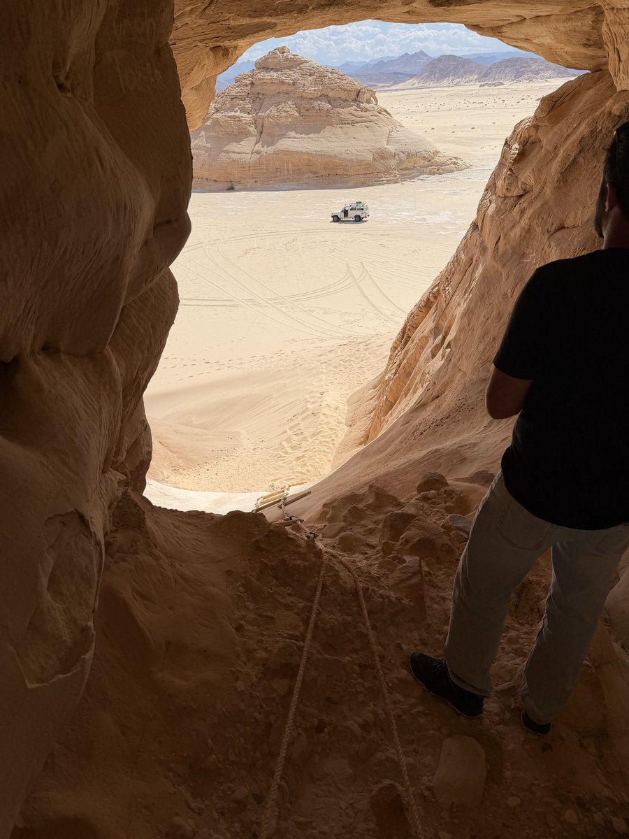 ArtifactFNDN's tweet photo. The Artifact Foundation has been busy searching for pre-dynastic artifacts in the Sinai Peninsula.  Many of these sites were excavated many years ago, if at all. 
The site is an oasis and we are on the road connecting Saint Catherine’s from the oasis.  A road walked on for tens of thousands of years.  Perhaps 100,000’s