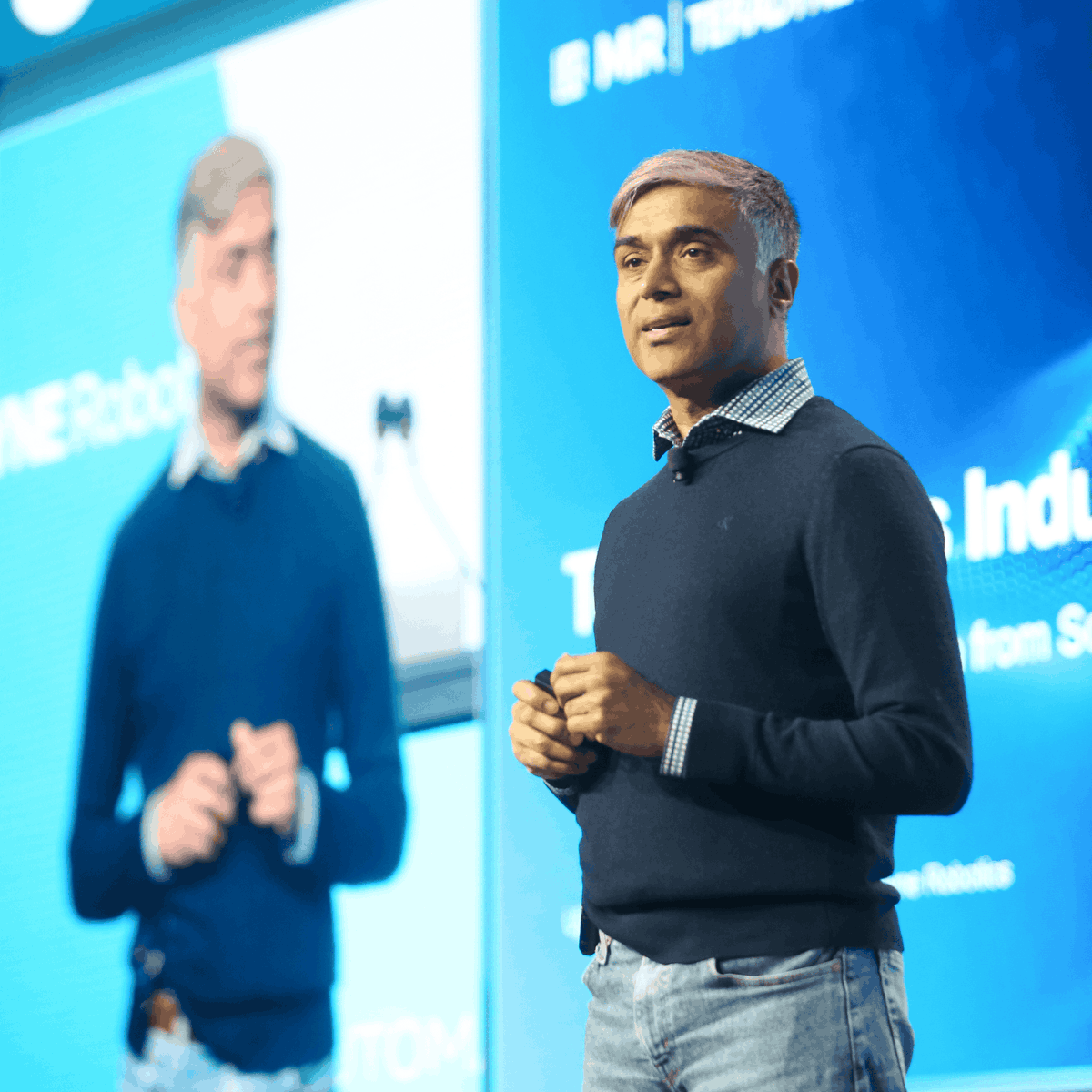 Automate Show tweet media