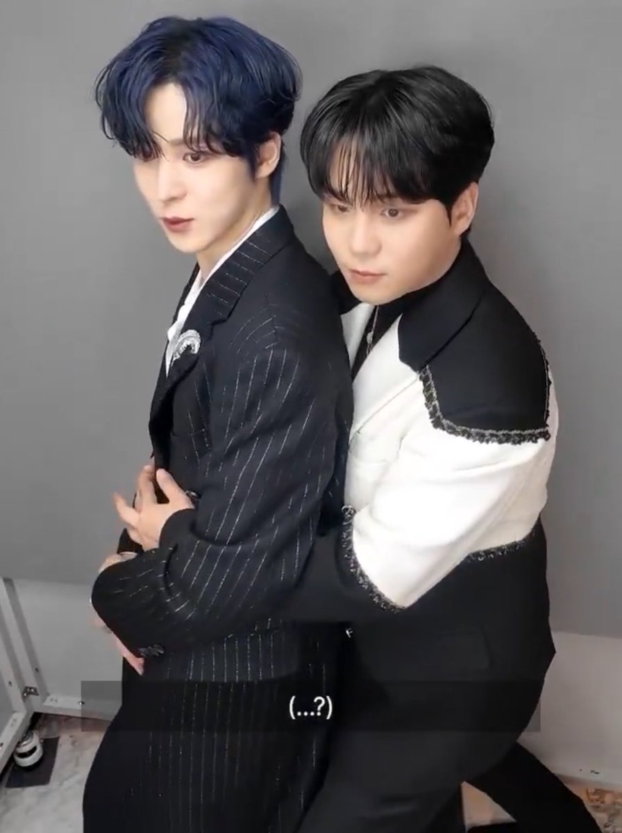 topaz_rex tweet media