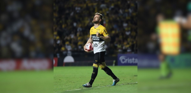 4oito's tweet photo. 'A gente não vai negociar a multa', diz Gasparino sobre Marcelo Hermes https://t.co/oFAPjPpBKS https://t.co/Jor1NUFKME