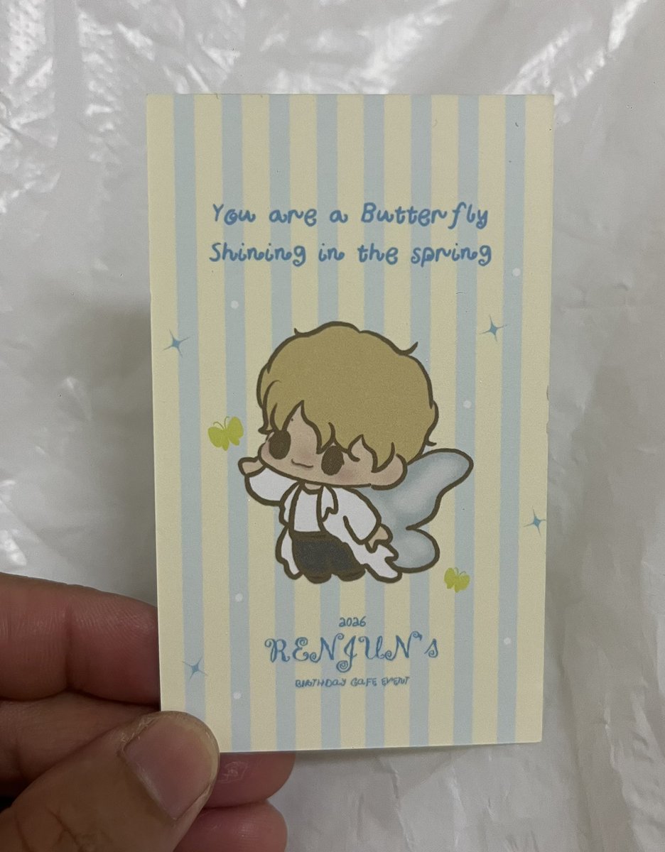 Peung_HatYai's tweet photo. น่าร้ากกมากค้าบบ 

RENJUN BLOOMS PRETTILY 
#황런쥔짜생일축하해 
#YellowSpringRENJUNDay 
#OurPreciousButterflyRENJUN
🙏 @forourHRJ https://t.co/fD96jjazhI