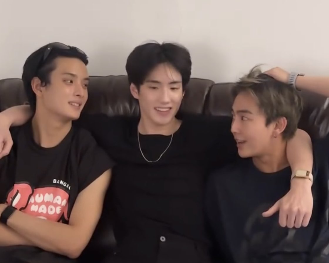 yourbabe! 🐈‍⬛💘 tweet media