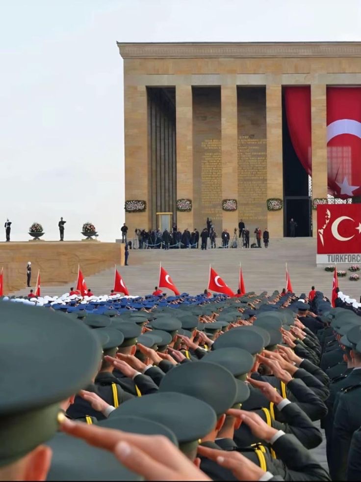 TC.Aya Enne tweet media