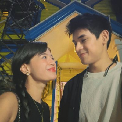 DustBia_est2025's tweet photo. Profile kayo saken.
#DustBia duo for layf 💛🥹
#Whereitallstarted https://t.co/vD0gYVkyqU
