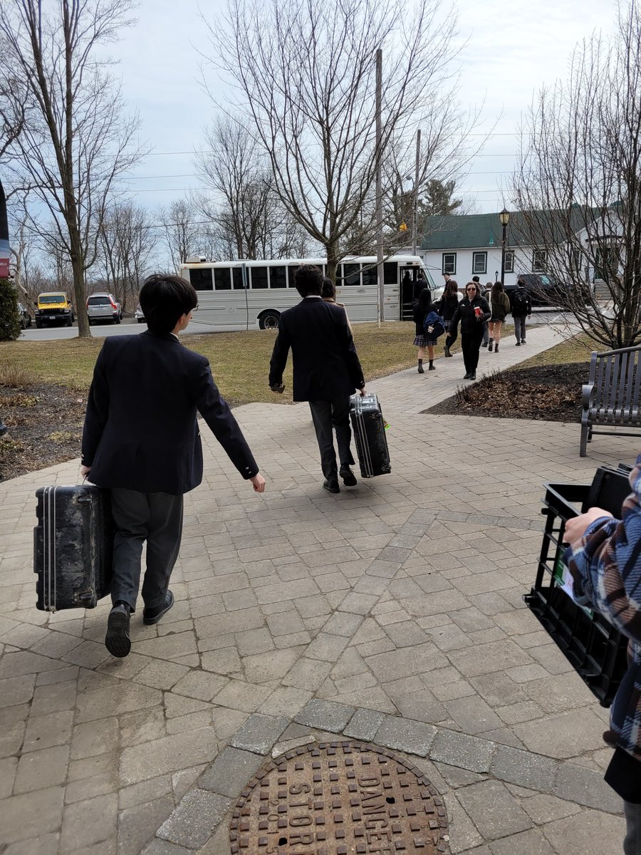 RmillsR's tweet photo. On my final TCS Chapel Music trip: for Evensong with the Chapel Choir of Trinity College, University of Toronto. https://t.co/kiGhGVPjDL