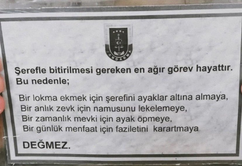 emresryl's tweet photo. Şerefle bitirilmesi gereken en ağır görev hayattır. https://t.co/L1SLNoAZgo