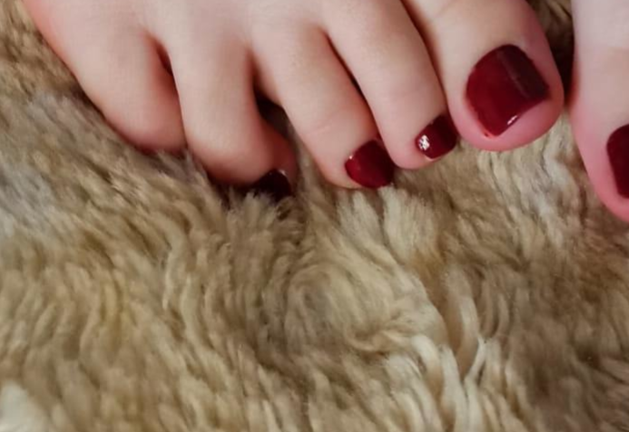 FeetLuminara's tweet photo. @strpromof My OnlyFans will be FREE from the 24th to the 31st 👣📷What are you waiting for? https://t.co/cE4UfYPEOC https://t.co/cdu1w71Dmy