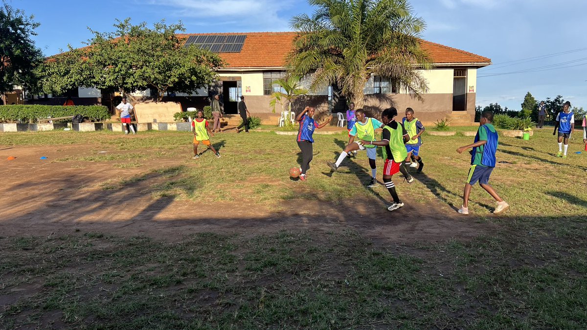 PlayOnFoun's tweet photo. Together we rise through football https://t.co/A1oea7HkHm