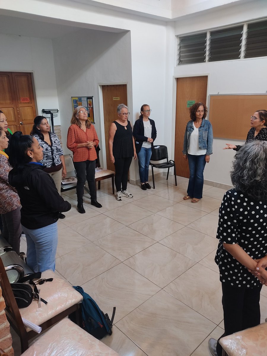 Por su parte, Walter Trejo Urquiola resaltó la necesidad de poner límites al cuidado, desmitificar el rol del cuidador y mantener un autocuidado constante.
Las organizaciones reafirmaron la importancia de seguir generando espacios formativos que fortalezcan el bienestar.