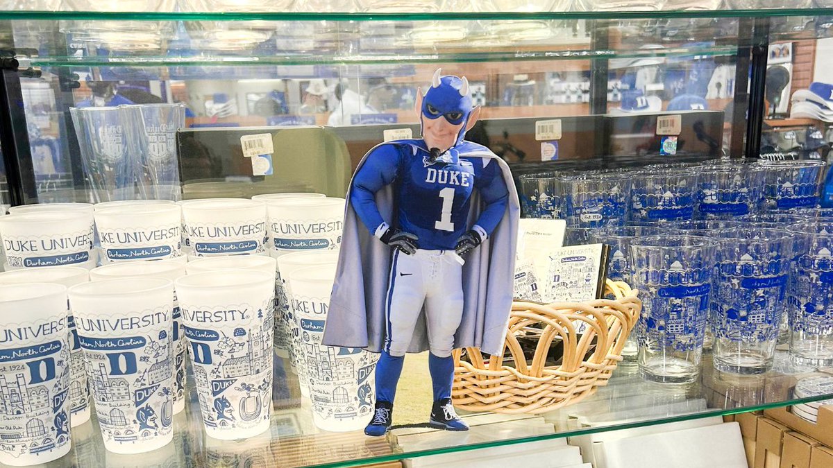 WorkingatDuke's tweet image. Jim Maloney from @DukeUnivStores and his colleagues welcomed Devlin, the Working@Duke correspondent, to the University Store for a recent workday.

Want Devlin to visit you? Complete the form: 
bit.ly/DevlinOnAssign…

#DevlinOnAssignment #WorkingAtDuke #GoDuke