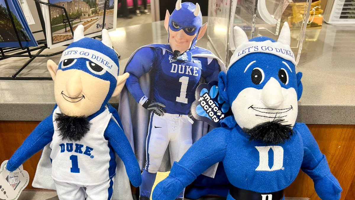 WorkingatDuke's tweet image. Jim Maloney from @DukeUnivStores and his colleagues welcomed Devlin, the Working@Duke correspondent, to the University Store for a recent workday.

Want Devlin to visit you? Complete the form: 
bit.ly/DevlinOnAssign…

#DevlinOnAssignment #WorkingAtDuke #GoDuke