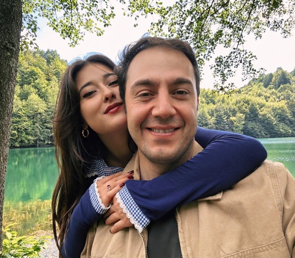 zsenakkus's tweet photo. "Kendi kendimizle yarışmadayız, gülüm.
Ya ölü yıldızlara hayatı götüreceğiz,
ya dünyamıza inecek ölüm." @Tuzelfazil https://t.co/QyZ83L3p4k