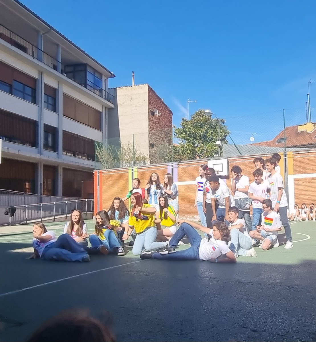 Colegio Discípulas de Jesús tweet media