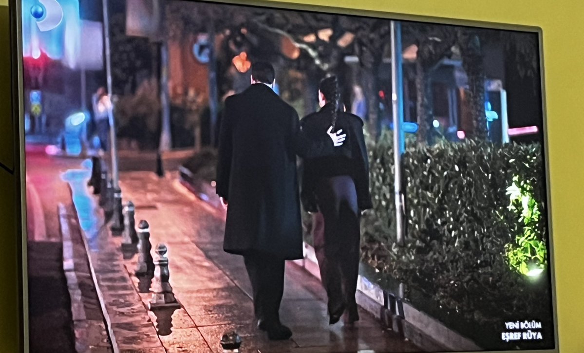 #EşrefRüya eşrefim bırak bu işleri al rüyanı doğacak yavrunuzu git güzel yazlık bi yerde bi ev tut bahçesinde mangal filan yap çocugunla karınla yaşa ihtiyarını yaşarını da yüce devletimize havale et hadi bakalım