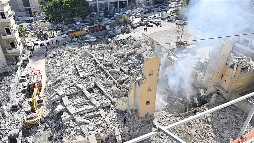 Uluslararası yardım kuruluşu Oxfam, İsrail'in Gazze'de olduğu gibi Lübnan'da da su altyapısını tahrip ettiğini bildirdi 

❝Oxfam, İsrail'in Gazze'deki soykırım sürecinde kullandığı su altyapısına yönelik askeri stratejisinin şu anda Lübnan'ın bazı bölgelerinde de uygulanmaya