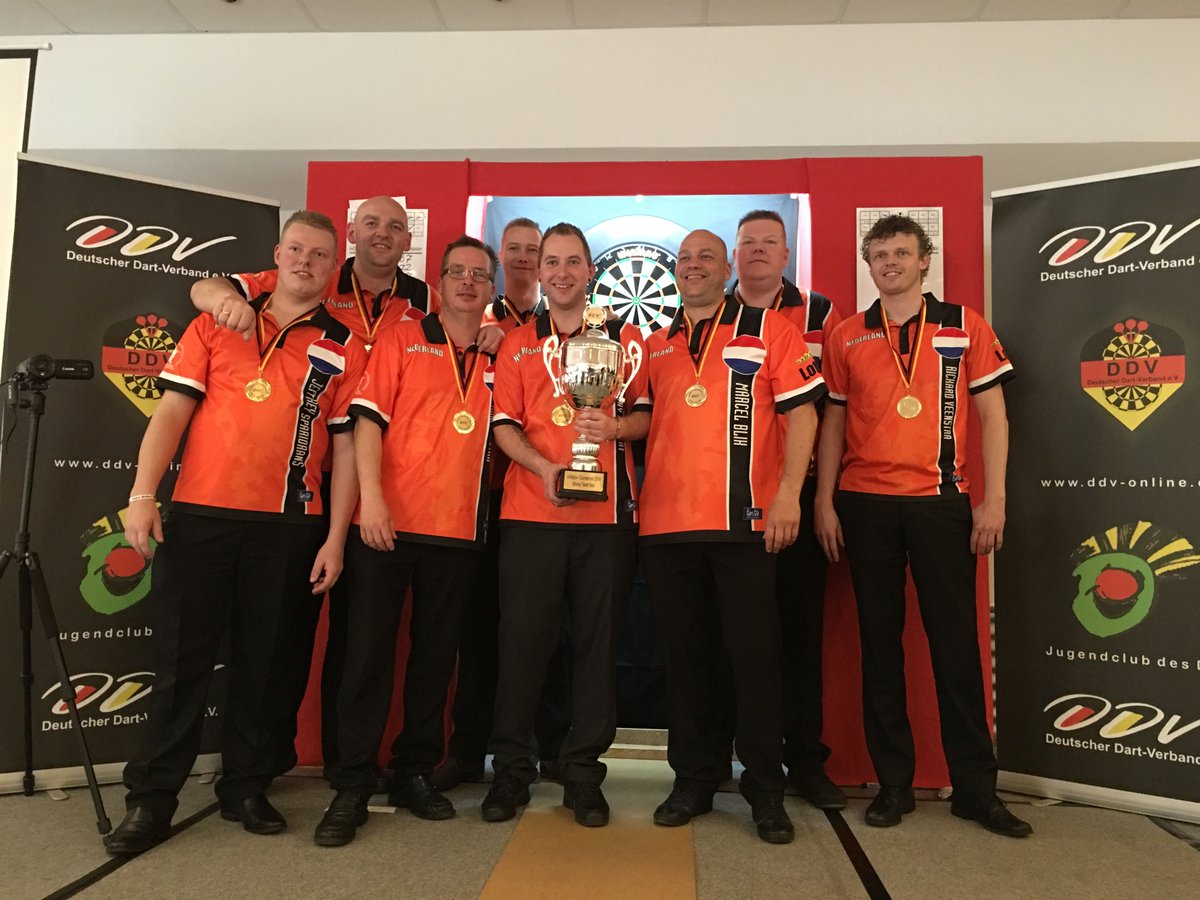 NederlandseDartsBond tweet media