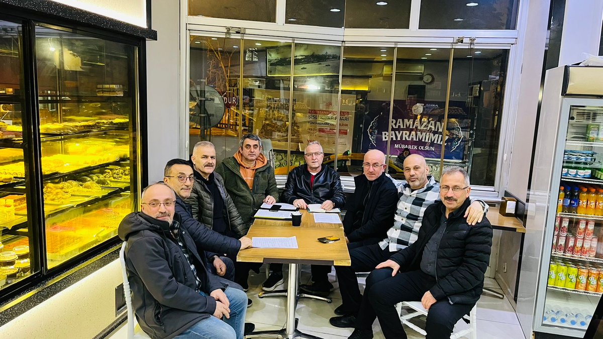akpartisislitb's tweet photo. Yayla Mahallesi haftalık toplantımızı Mahalle başkanımız Murat Aynacı ve İlçe Yönetim Kurulu üyesi Fuat Vardar ile gerçekleştirdik.

#OrtakAkıl 

@abdullahozdemir 
@srkplt 
@akpartiistanbul 
@AKPartiSisli 
@halimaksu
@sinanmericc https://t.co/aaQkqdh7eB
