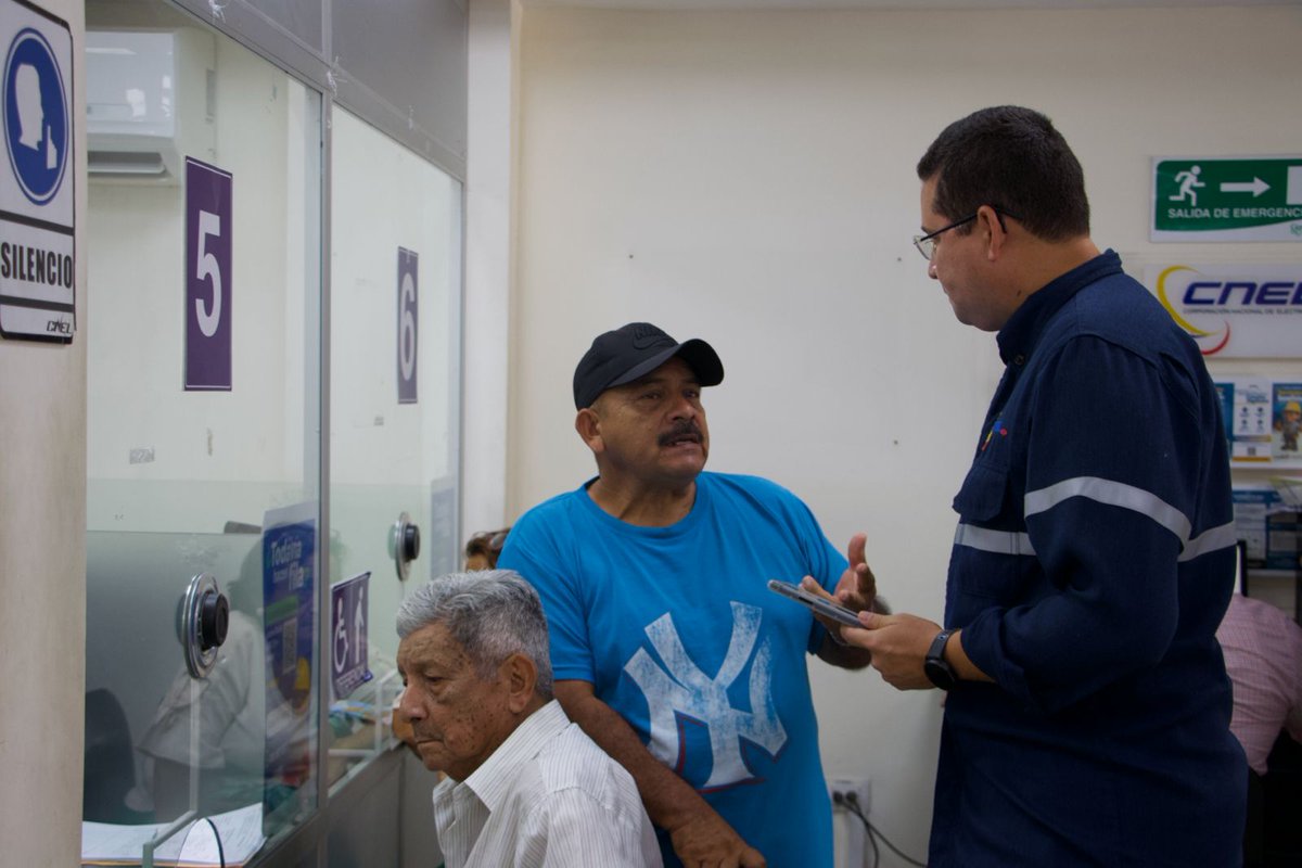 CNEL_EP's tweet photo. ✅ GUAYAS

El gerente general, Ángel Erazo, junto con el administrador de la Unidad de Negocio Milagro y sus equipos técnicos, validaron los planes y proyectos en ejecución. Entre las principales acciones se destaca una inversión aproximada de USD 10 millones y el desarrollo de estudios para las líneas de subtransmisión Montero – Puerto Inca y Puerto Inca – Naranjal.

Adicionalmente, se implementó el sistema de validación biométrica en el área de atención al usuario, mediante el cual, se optimizan los procesos de atención, garantizando mayor seguridad, transparencia y modernidad en los trámites.