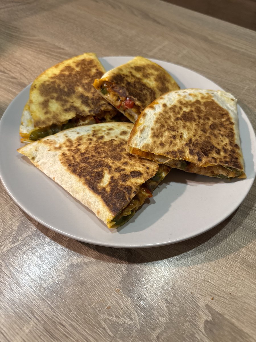 atchinator tweet media