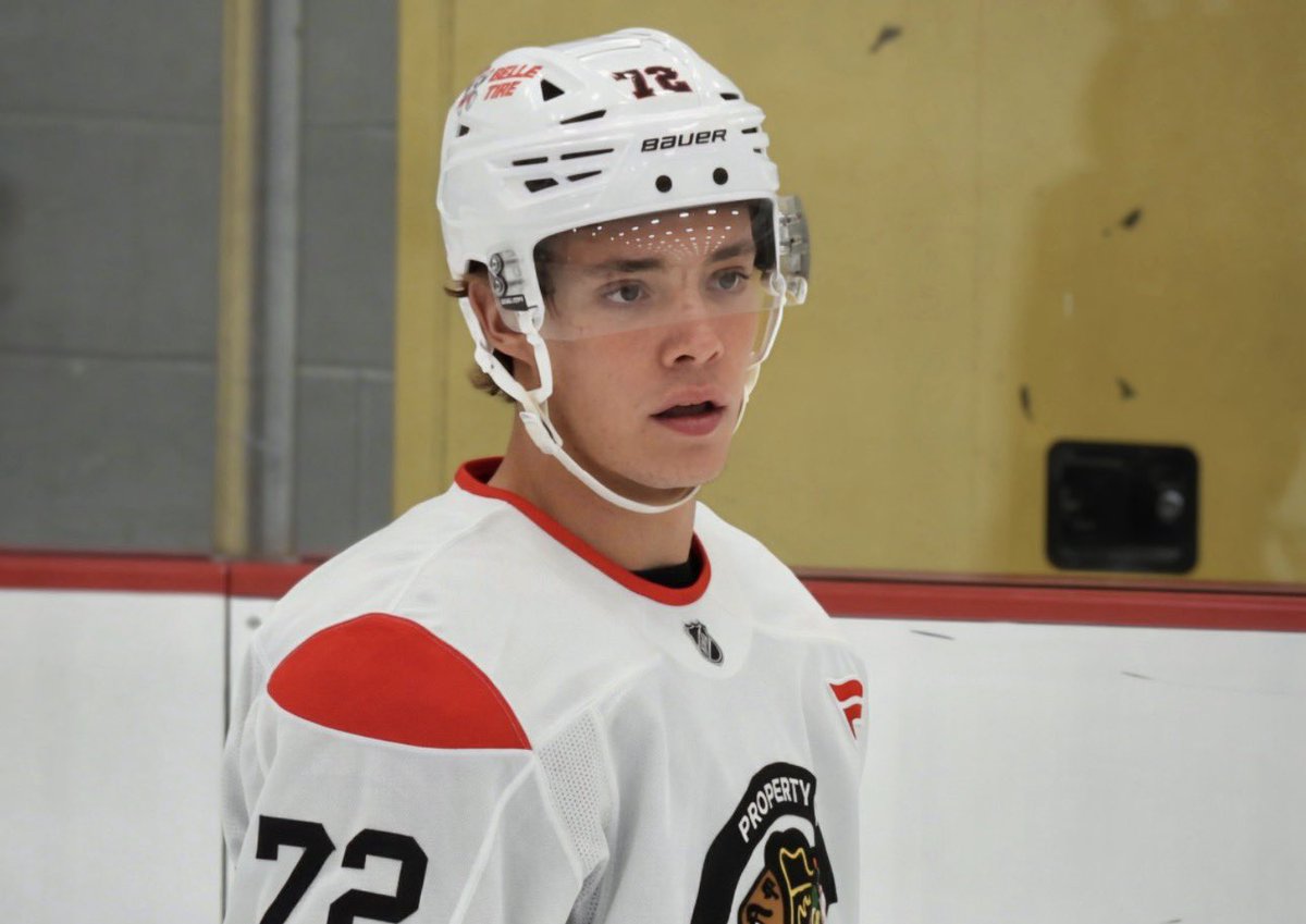 mandyhawk19 tweet media