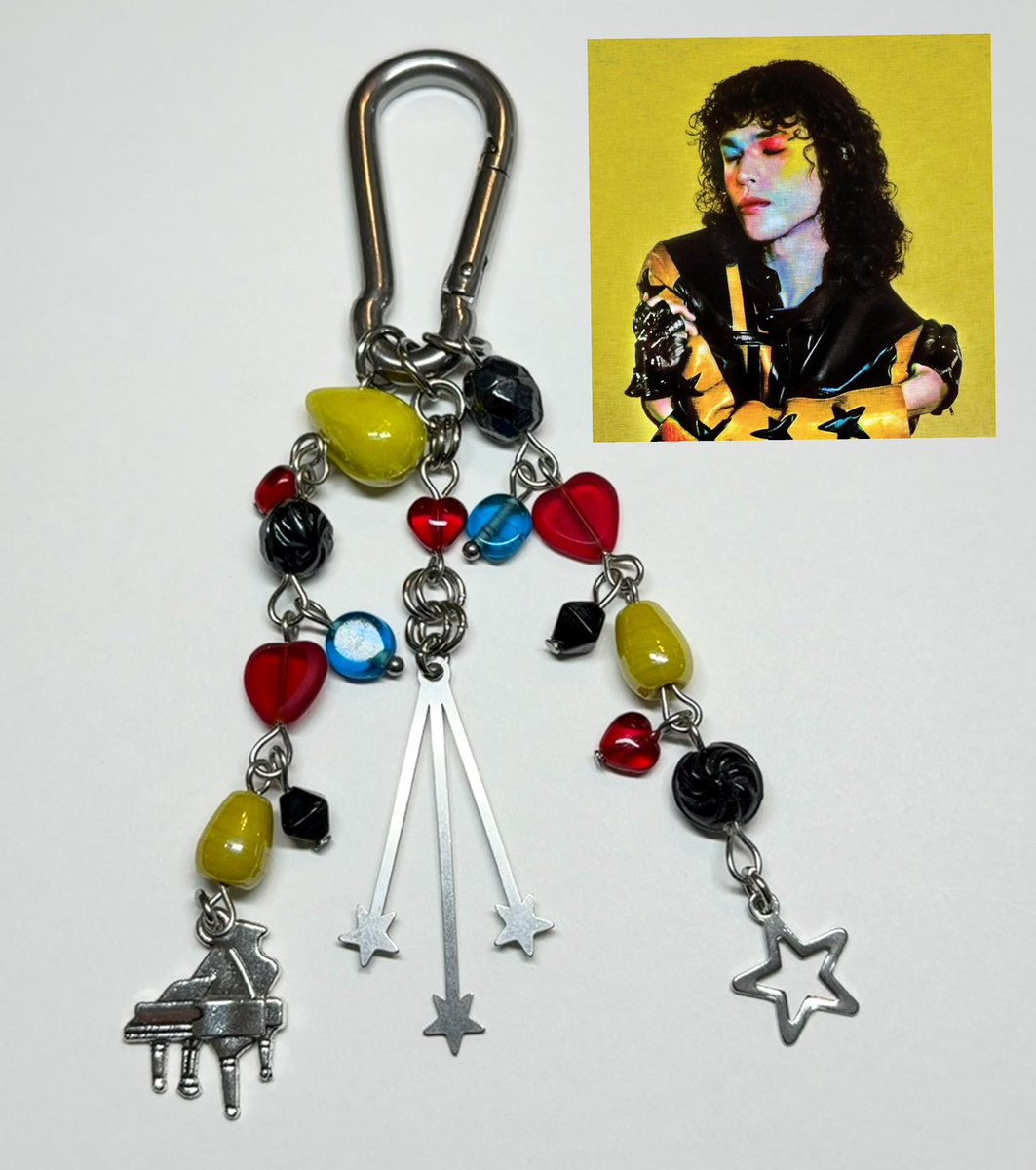 jacqui 💡🍓🪩 tweet media