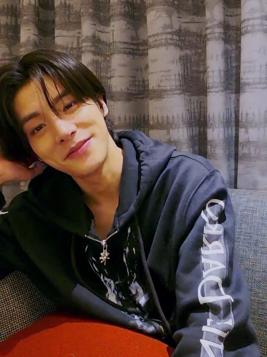 ⋆˚𝜗𝜚˚⋆ tweet media