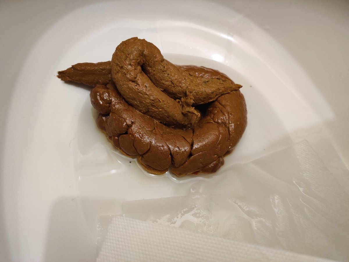 Imagine swallowing my shit with pleasure after a hard day's work to unwind. 😈 More stinky Content on my Patreon. 

#scat #stinky #fart #scatfetish #peefetish