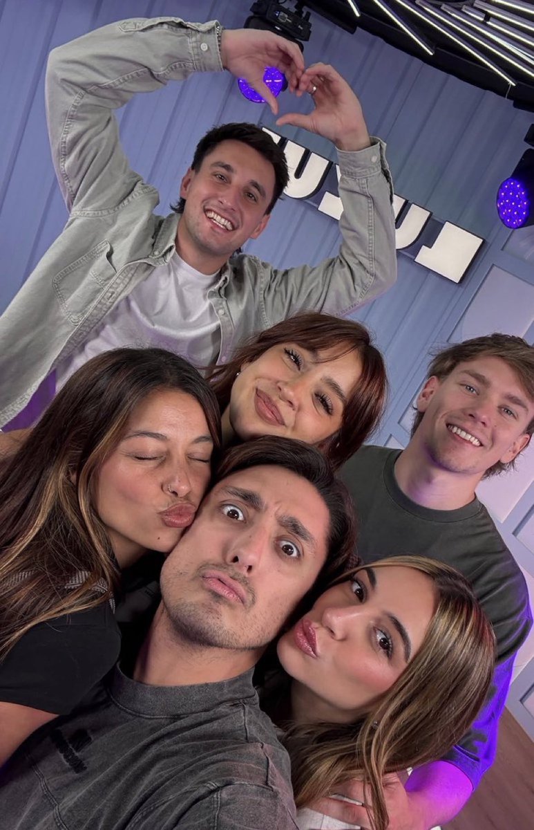 este equipo damelo toda la vida!💕
#sefuelarga