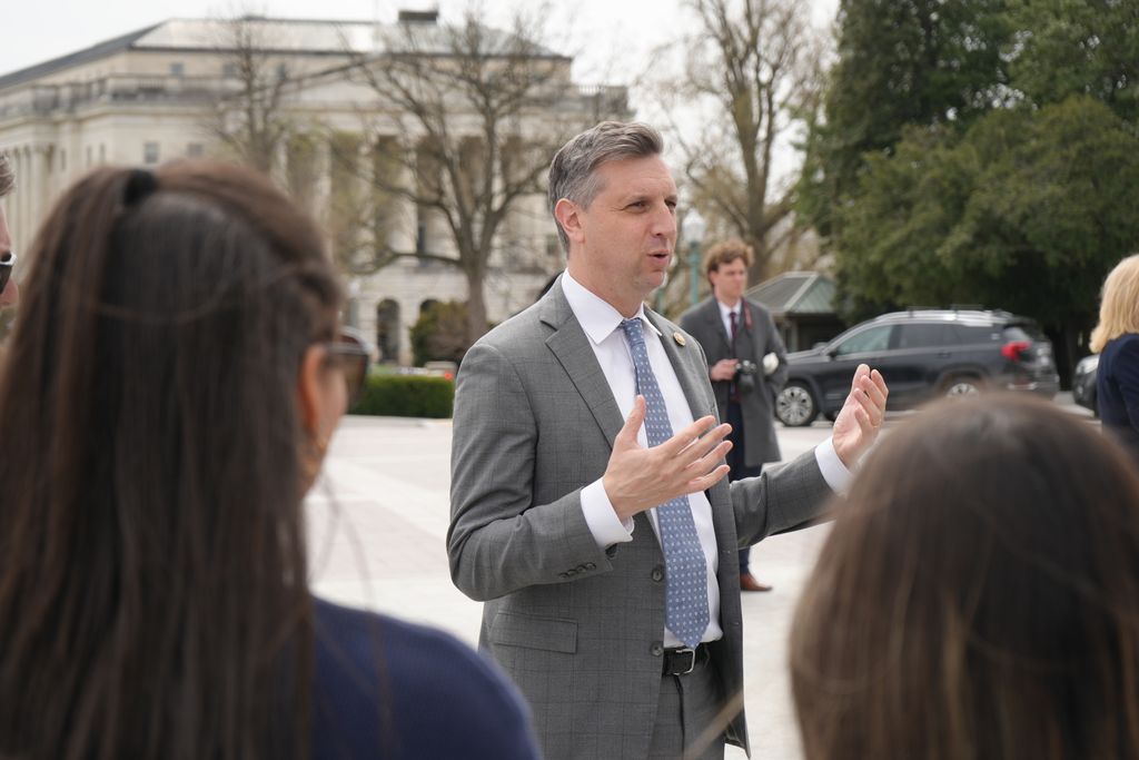 Congressman Seth Magaziner tweet media