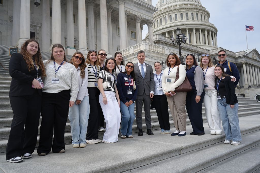 Congressman Seth Magaziner tweet media