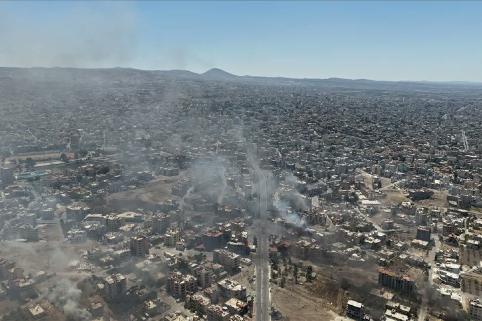 Bahçeli’den İsrail ile aynı öneri

💬”İsrail, Şam’daki HTŞ yönetiminin Lübnan’a girmesinde istekli. ABD’de tersi eğilim güçleniyor. İşin ilginci, bu taktik farklılaşmada, MHP lideri İsrail’le aynı pozisyonu alıyor.”

Ayrıntılar soL’da👇

haber.sol.org.tr/haber/abd-ve-i…