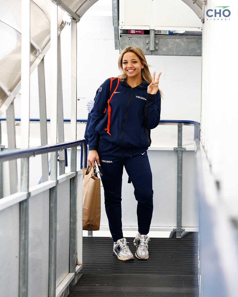 VirginiaSports's tweet photo. 🛫 Wheels up, we’re off to Sacramento! 

@choairport | The official airport of Virginia Athletics  #GoHoos https://t.co/3ZlOpniMaU