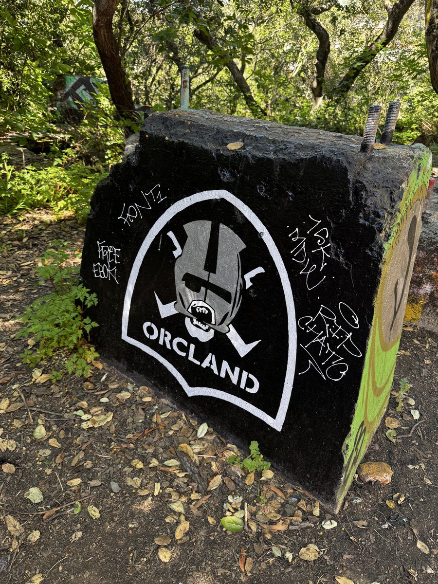 Howling Giant tweet media