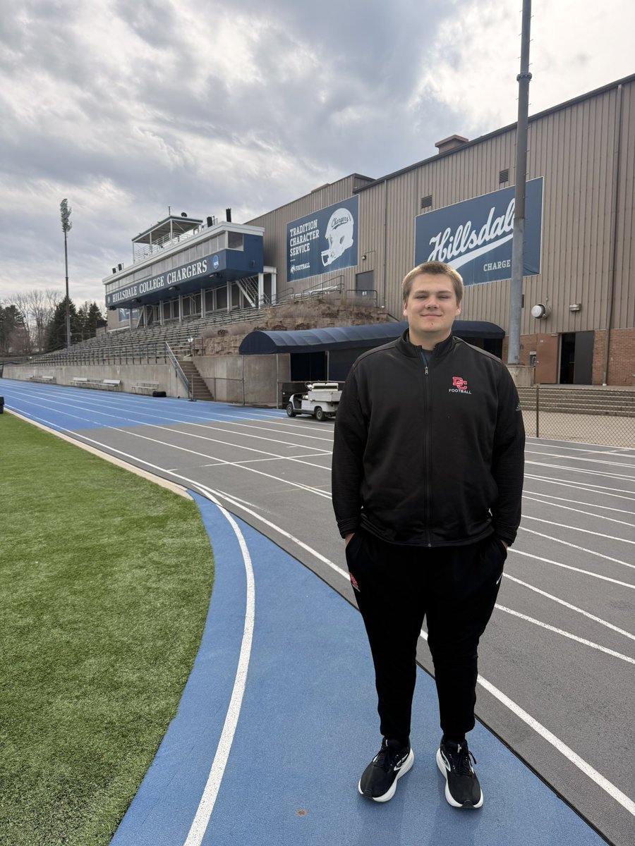 I had an amazing day <a href="/Hillsdale_FB/">Hillsdale Football</a>, Massive thank you to coach Lindley and <a href="/CoachShreff/">Nate Shreffler</a> for making the day that much better, Can’t wait to be back for a camp soon! 

<a href="/DivineChildAthl/">DCHS Athletics</a> <a href="/DCHS_Football14/">DCHS Football</a> <a href="/DaBossHog_/">Coach Green</a> <a href="/claney101/">Chris Laney</a> <a href="/MIexposure/">Michigan Exposure</a> <a href="/PrepRedzoneMI/">Prep Redzone Michigan</a> <a href="/PrepRedzone/">Prep Redzone 🏈</a> <a href="/MichFBFrenzy/">Michigan Prep Frenzy</a>