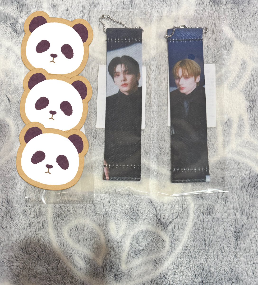 mochico789's tweet photo. TXT 미니 8집 양도 투바투 포카 특전  poca 일본 Japan 위버스 유니버셜 대리구매 proxy  

◎ ww shipping🇯🇵✈︎

+ Shipping 

ACT TOMORROW JAPAN
FLAG  KEYCHARM 

1ea   JPY 700

wts sell lfb 수빈 연준 범규 태현 휴닝 럭키드로우 럭드 https://t.co/X7h6AXQ326