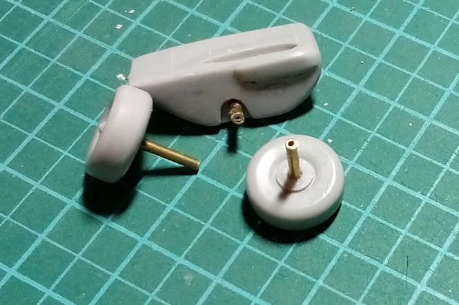 a30aew's tweet photo. @Airfix Back to the build now.
Managed to lose the second of the MLG axles (the other was missing when I started the build; box contents have fallen onto the floor more than once ☹️)
Found the closest diameter brass rod/tube I had and went from there. Glued with epoxy https://t.co/sf8BwYuY0r