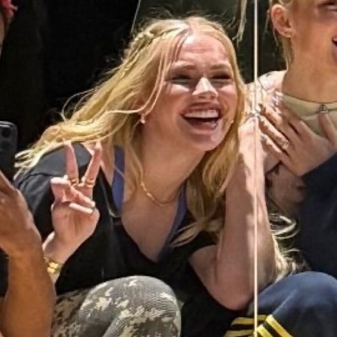 annita⭐️ tweet media