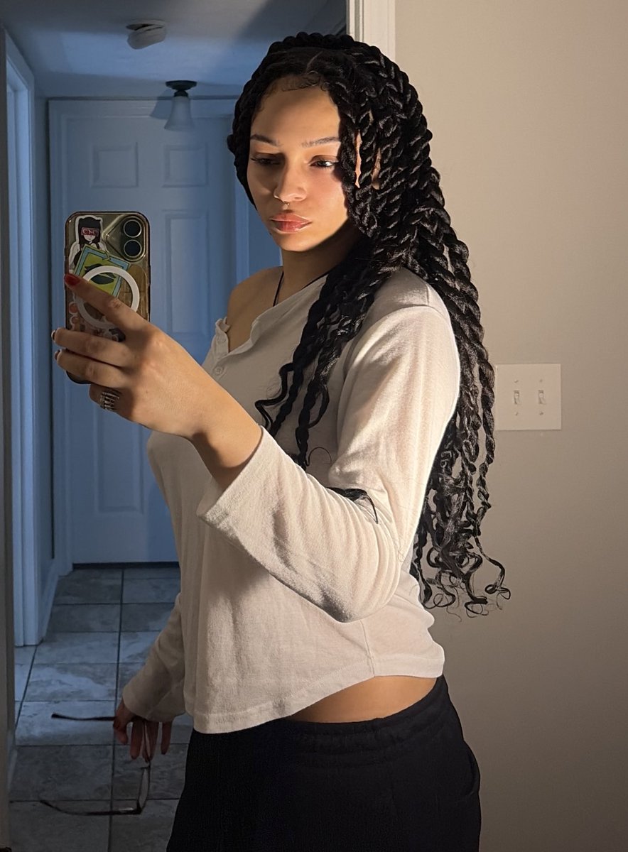 𝓐𝓷𝓰𝓮𝓵 tweet media